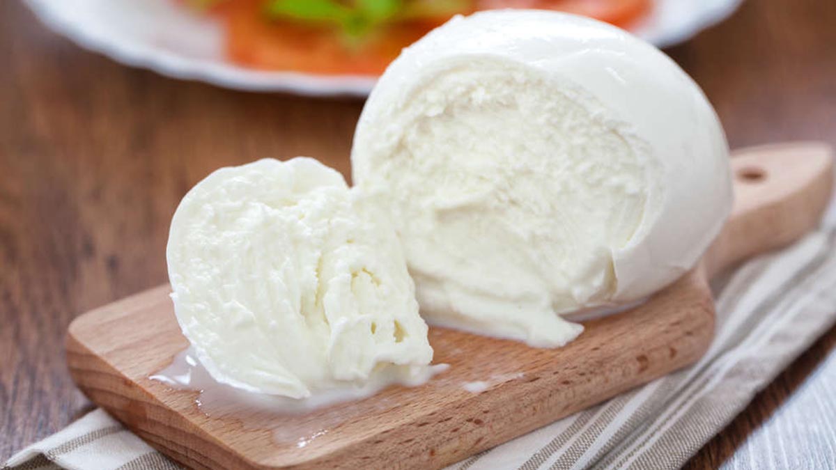 mozzarella di bufala, ristorante napoletano vicino al lago di Oggiono